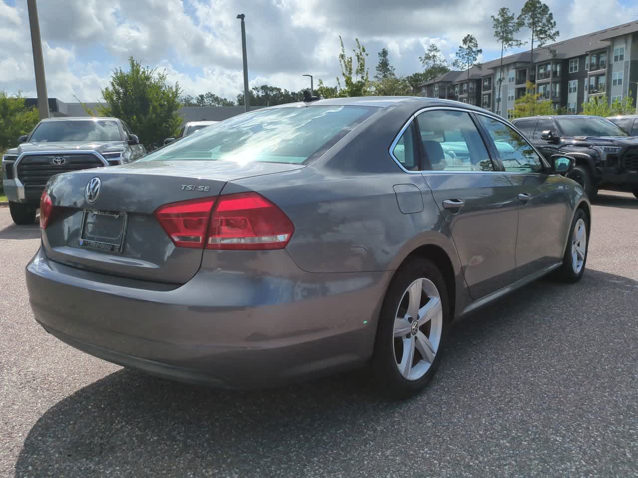 Thumbnail: 2014 Volkswagen Passat - 6