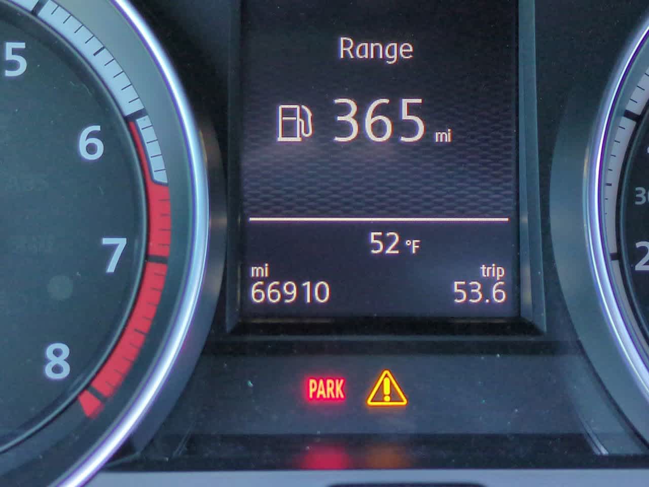 Thumbnail: 2016 Volkswagen Golf - 26