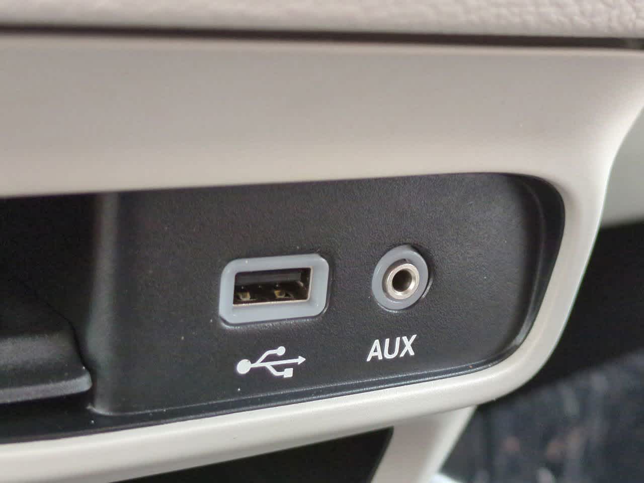 Thumbnail: 2017 Chrysler Pacifica - 21