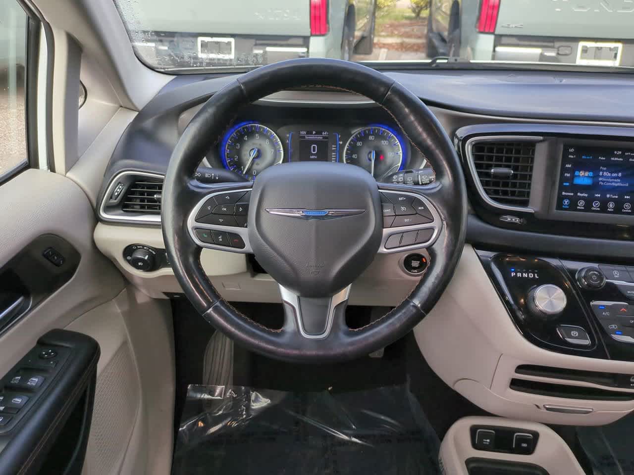 Thumbnail: 2020 Chrysler Pacifica - 16