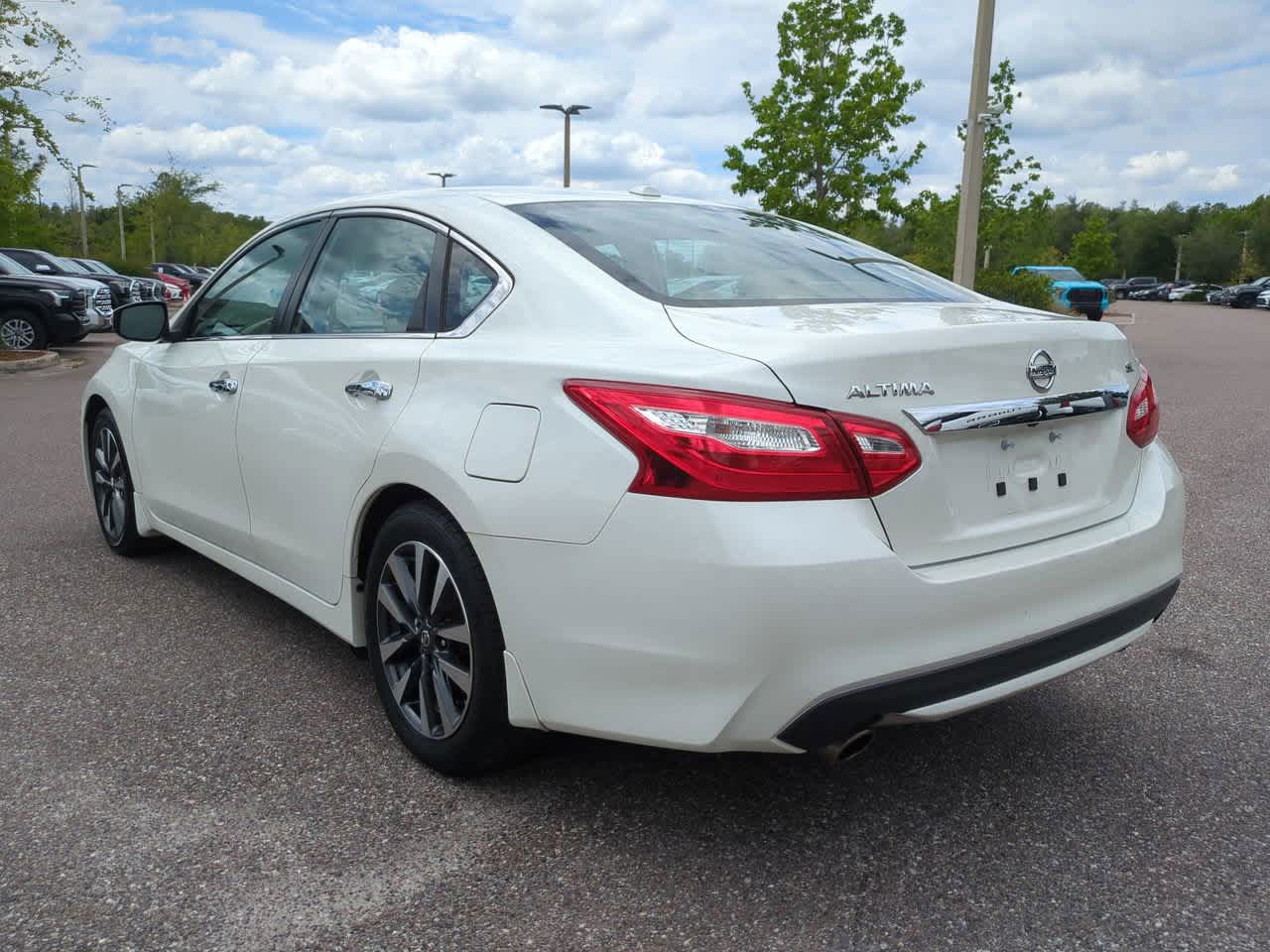 Thumbnail: 2016 Nissan Altima - 4
