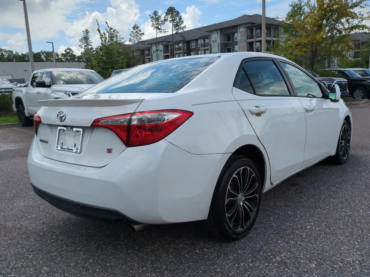Thumbnail: 2014 Toyota Corolla - 6