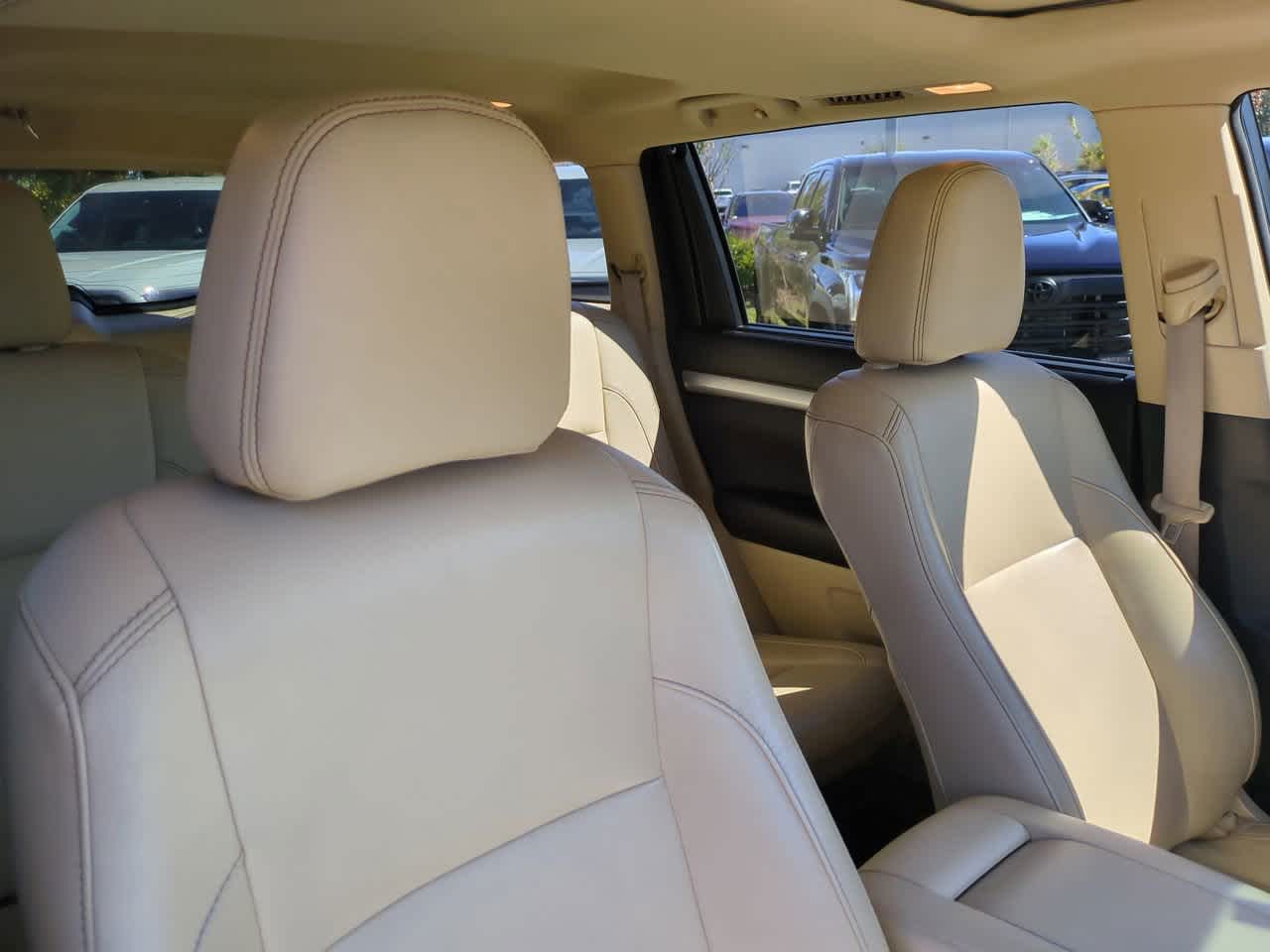 Thumbnail: 2017 Toyota Highlander - 7