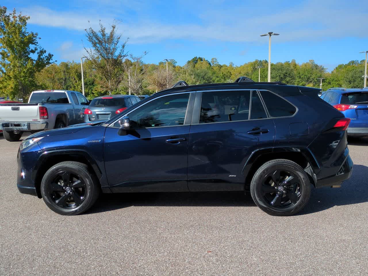 Thumbnail: 2020 Toyota RAV4 - 3