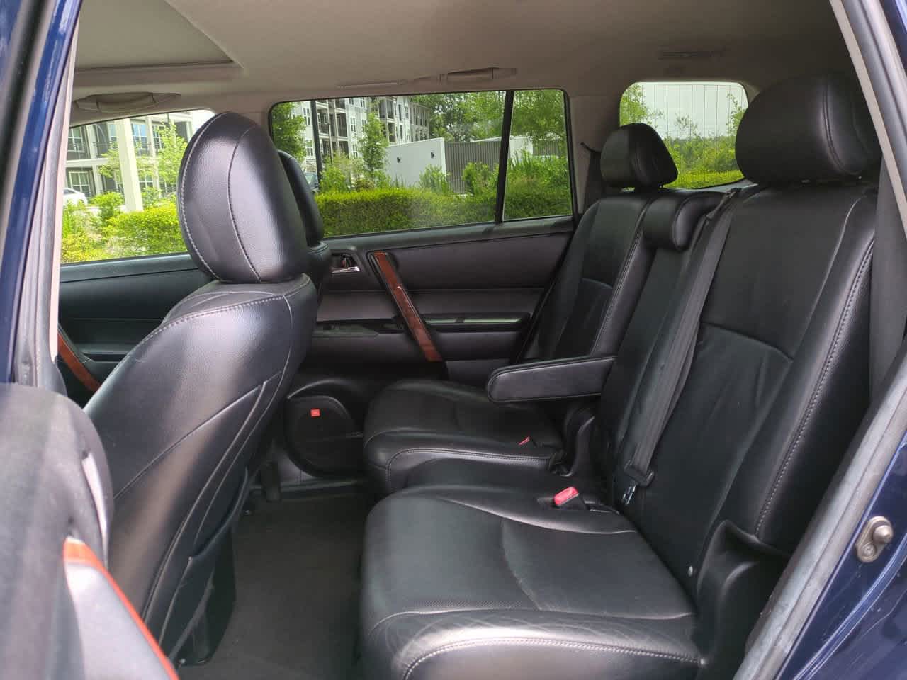 Thumbnail: 2011 Toyota Highlander - 14