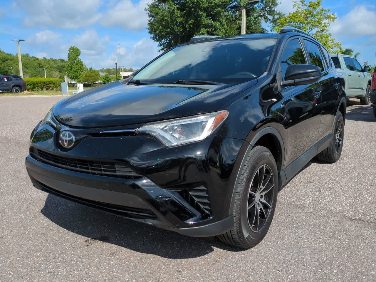 Thumbnail: 2018 Toyota RAV4 - 2