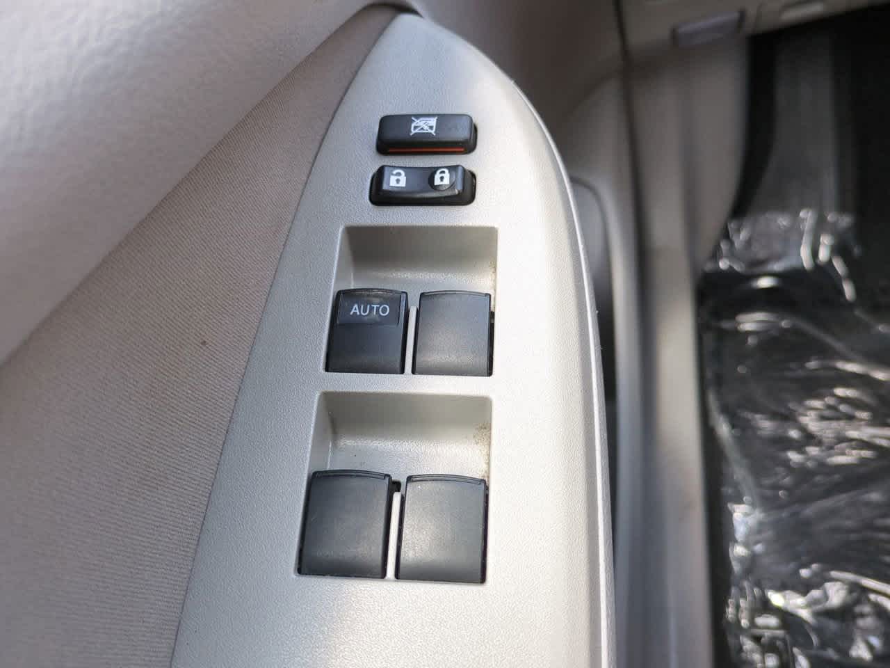 Thumbnail: 2013 Toyota Corolla - 20