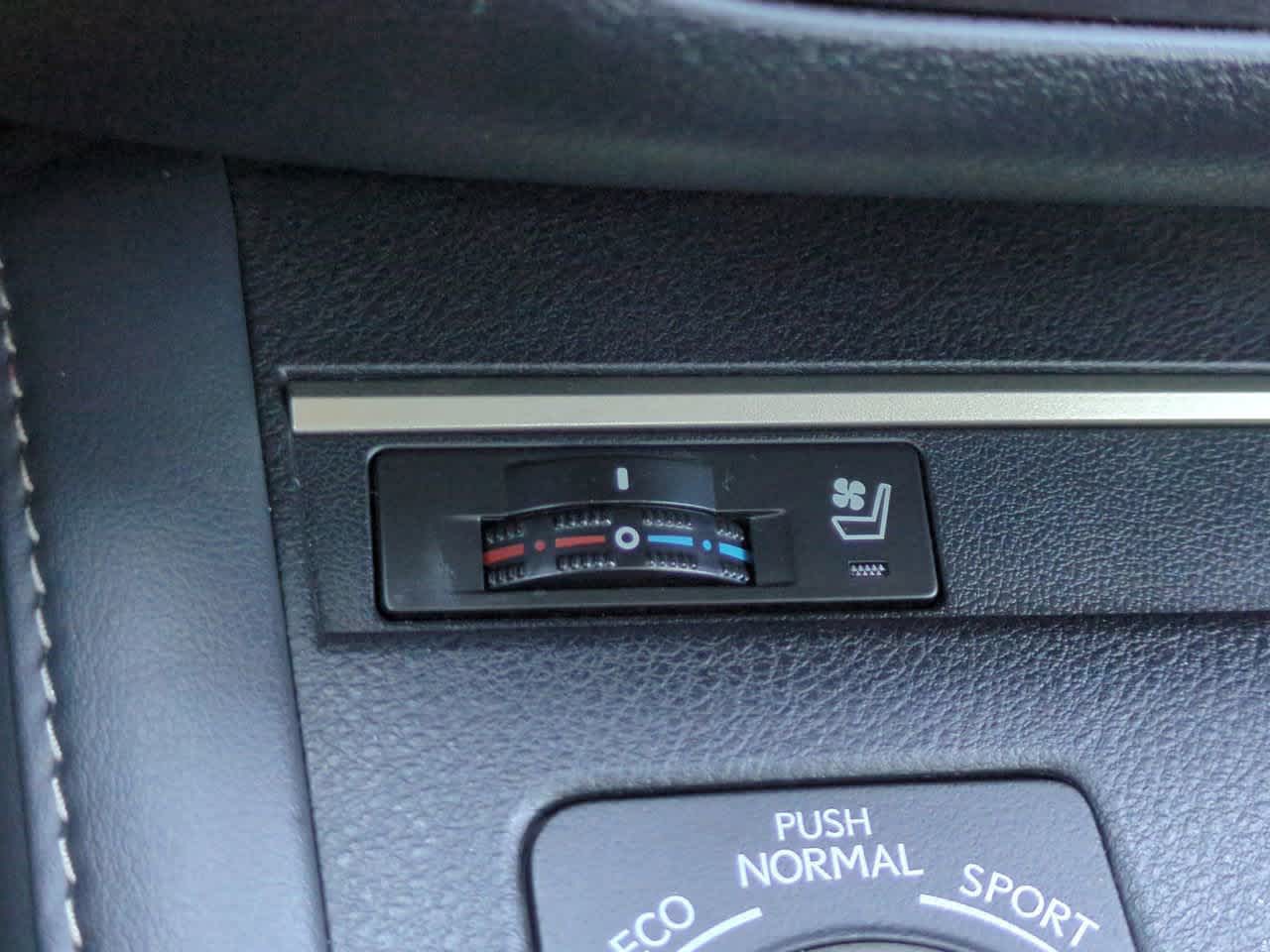 Thumbnail: 2018 Lexus ES - 21