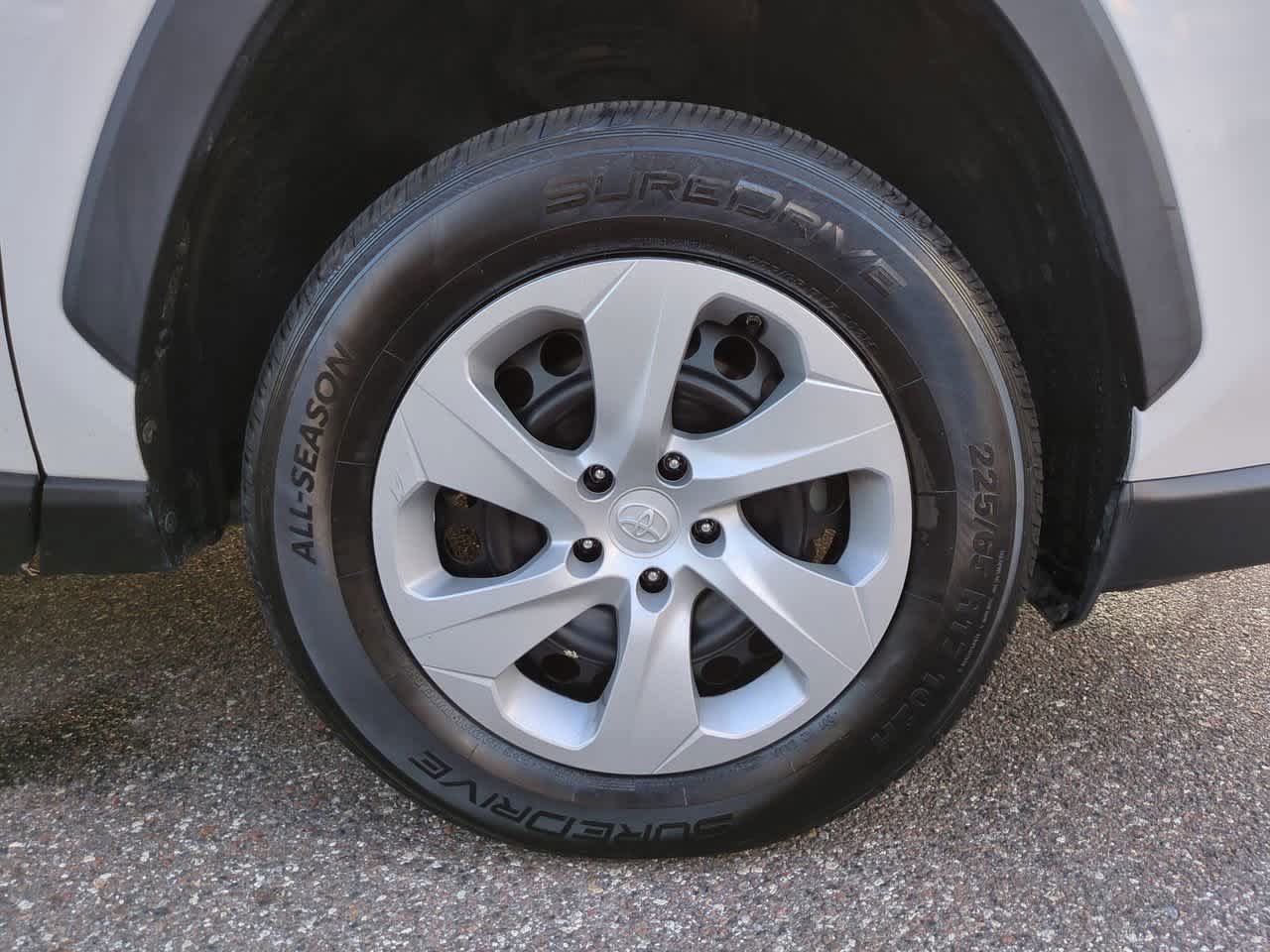 Thumbnail: 2020 Toyota RAV4 - 11