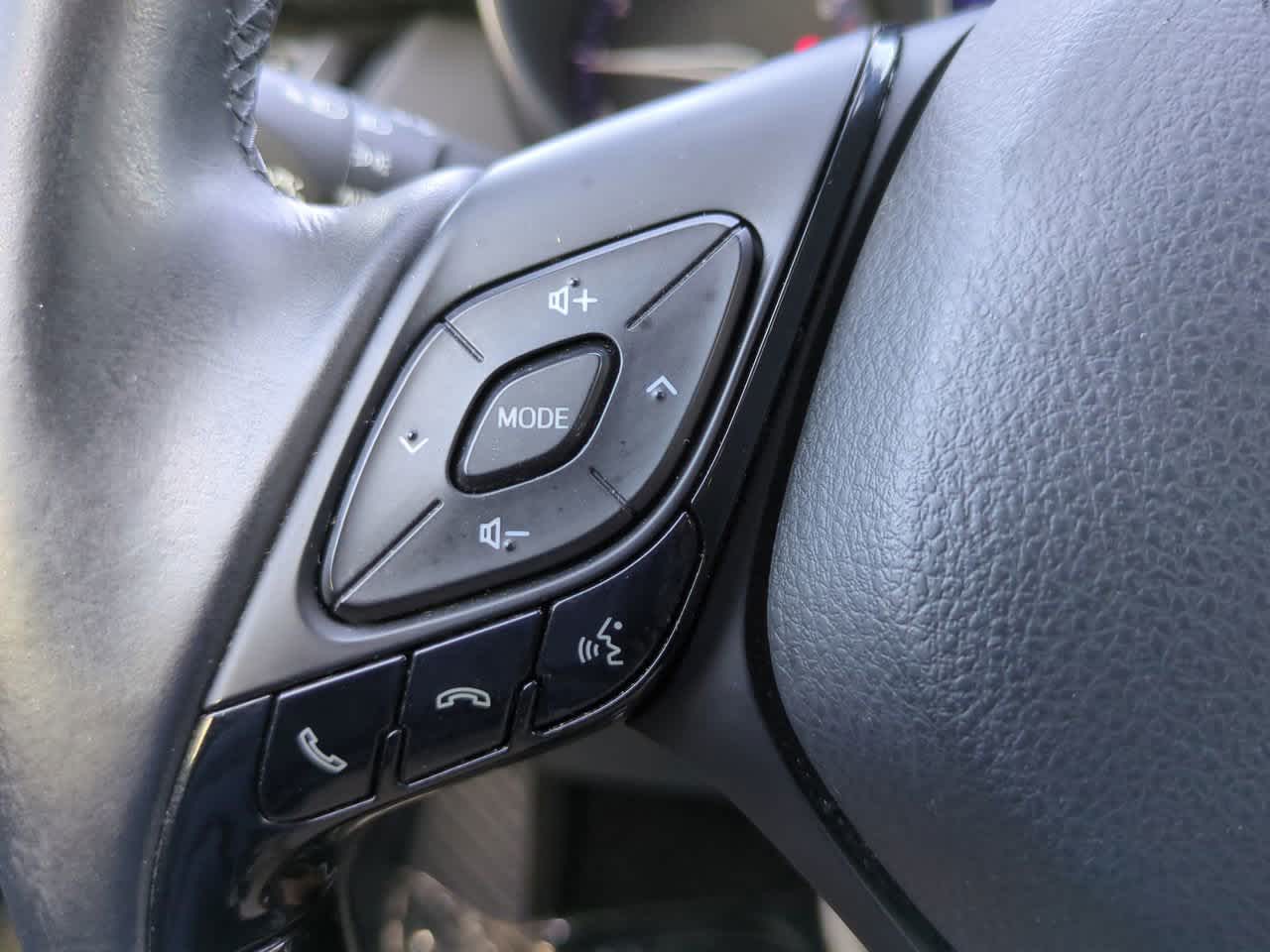 Thumbnail: 2018 Toyota C-HR - 22