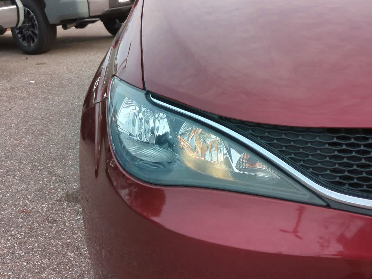 Thumbnail: 2017 Chrysler Pacifica - 10