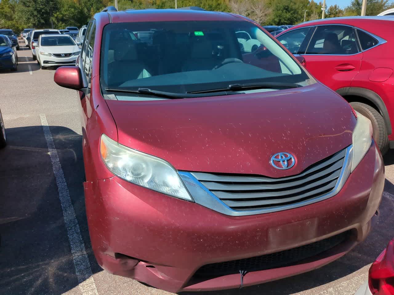 Thumbnail: 2014 Toyota Sienna - 6