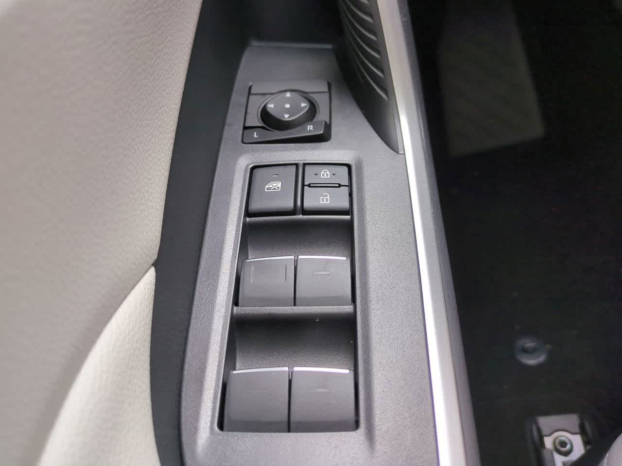 Thumbnail: 2025 Toyota RAV4 - 21