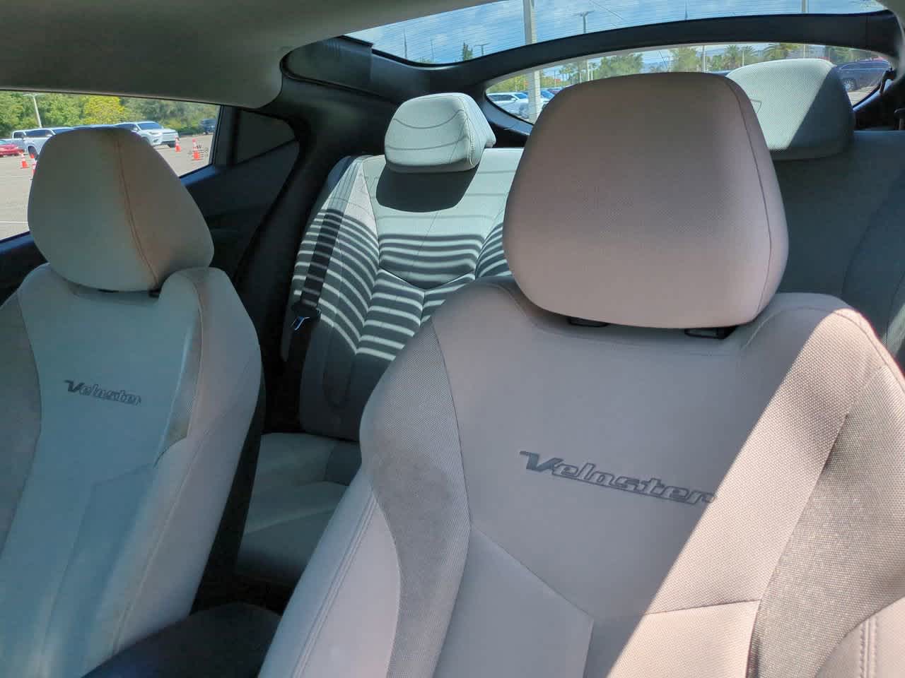 Thumbnail: 2014 Hyundai Veloster - 8