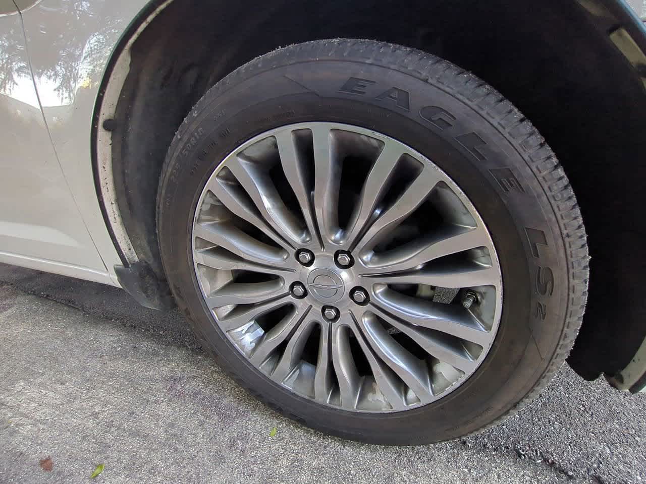 Thumbnail: 2013 Chrysler 200 - 8