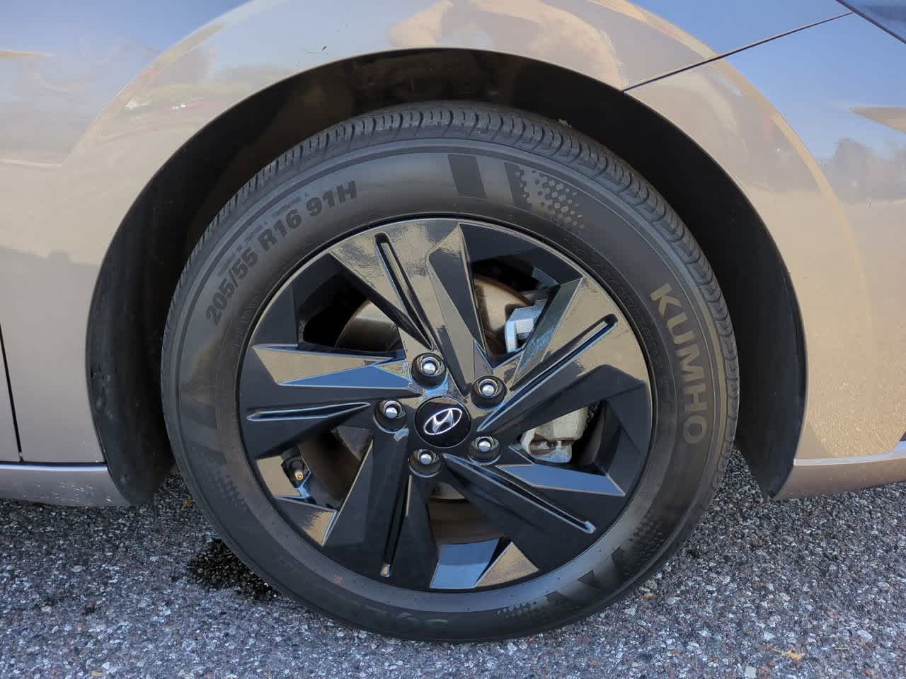 Thumbnail: 2023 Hyundai Elantra - 11