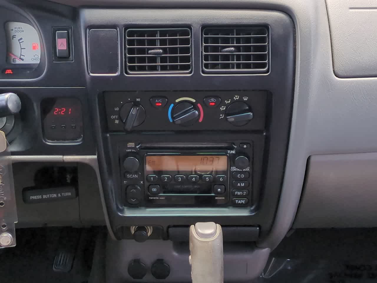 Thumbnail: 2002 Toyota Tacoma - 17