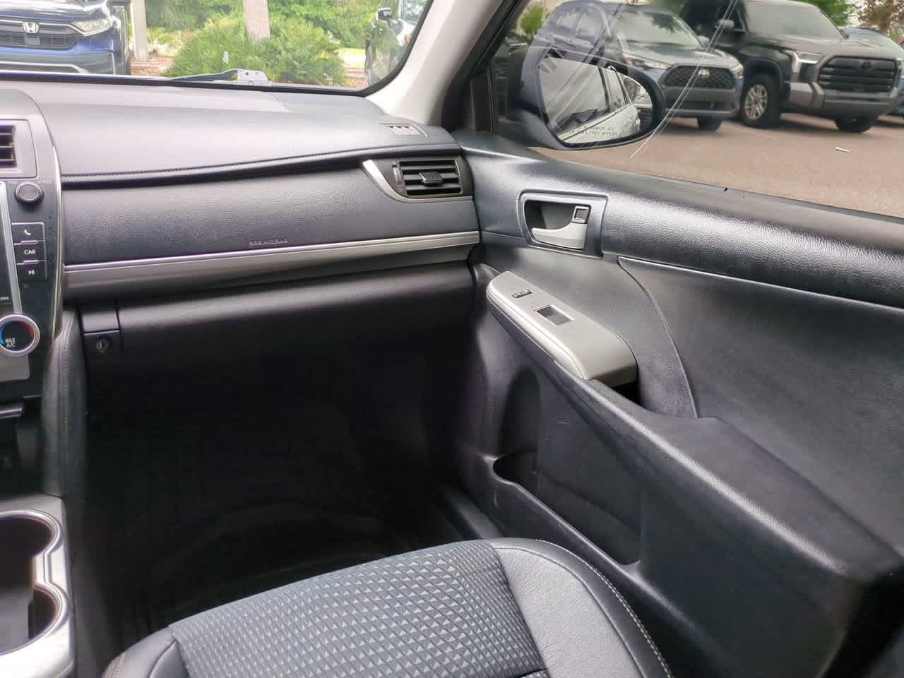 Thumbnail: 2014 Toyota Camry - 16