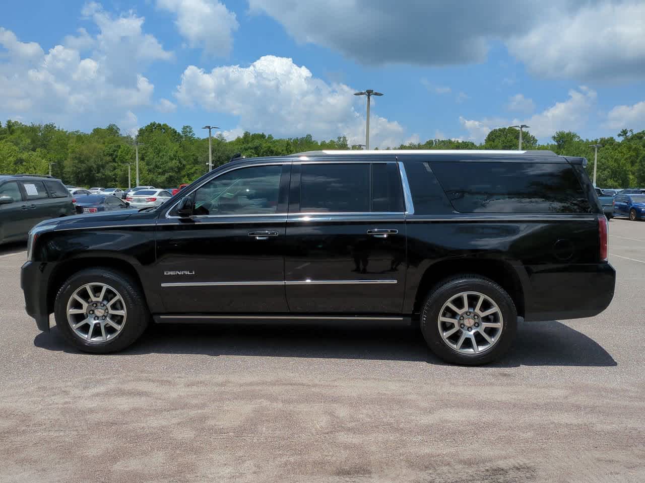 Thumbnail: 2016 GMC Yukon XL - 3