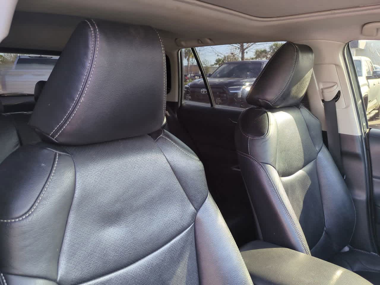 Thumbnail: 2019 Toyota RAV4 - 7