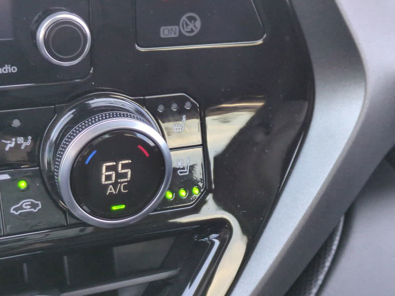 Thumbnail: 2022 Toyota Highlander - 23