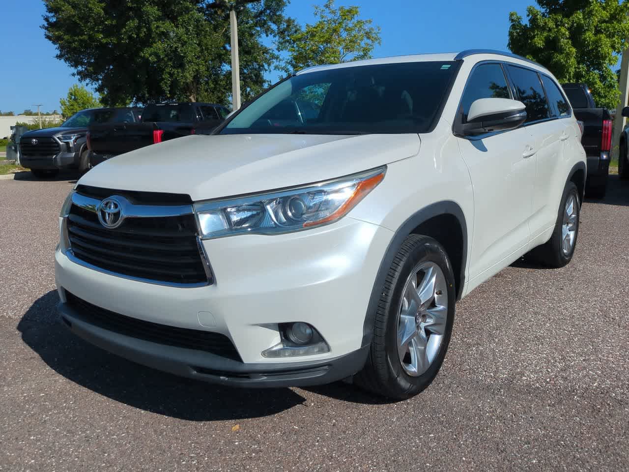 Thumbnail: 2016 Toyota Highlander - 2
