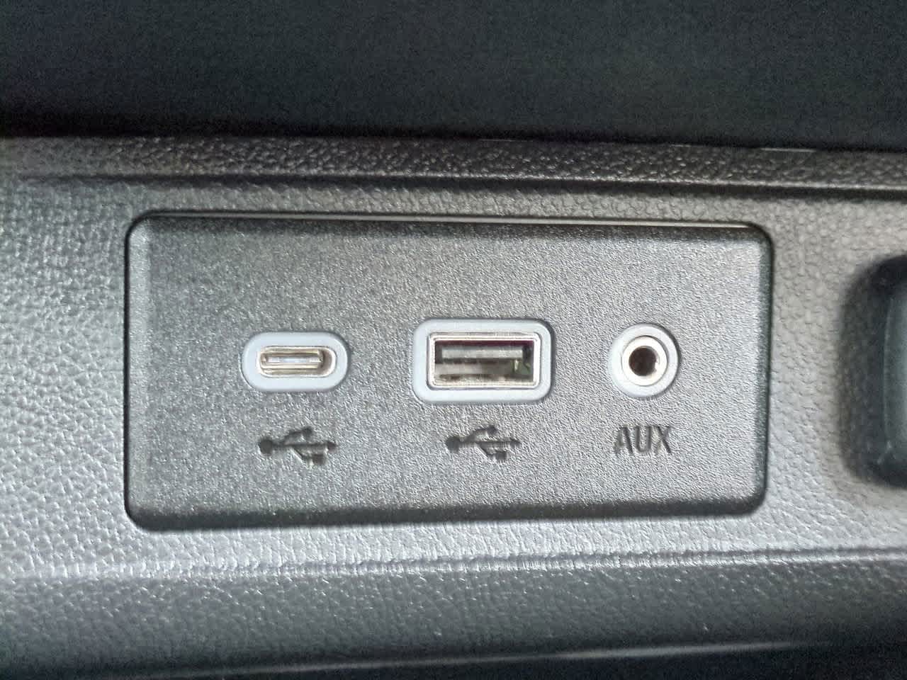 Thumbnail: 2023 Buick Encore GX - 20