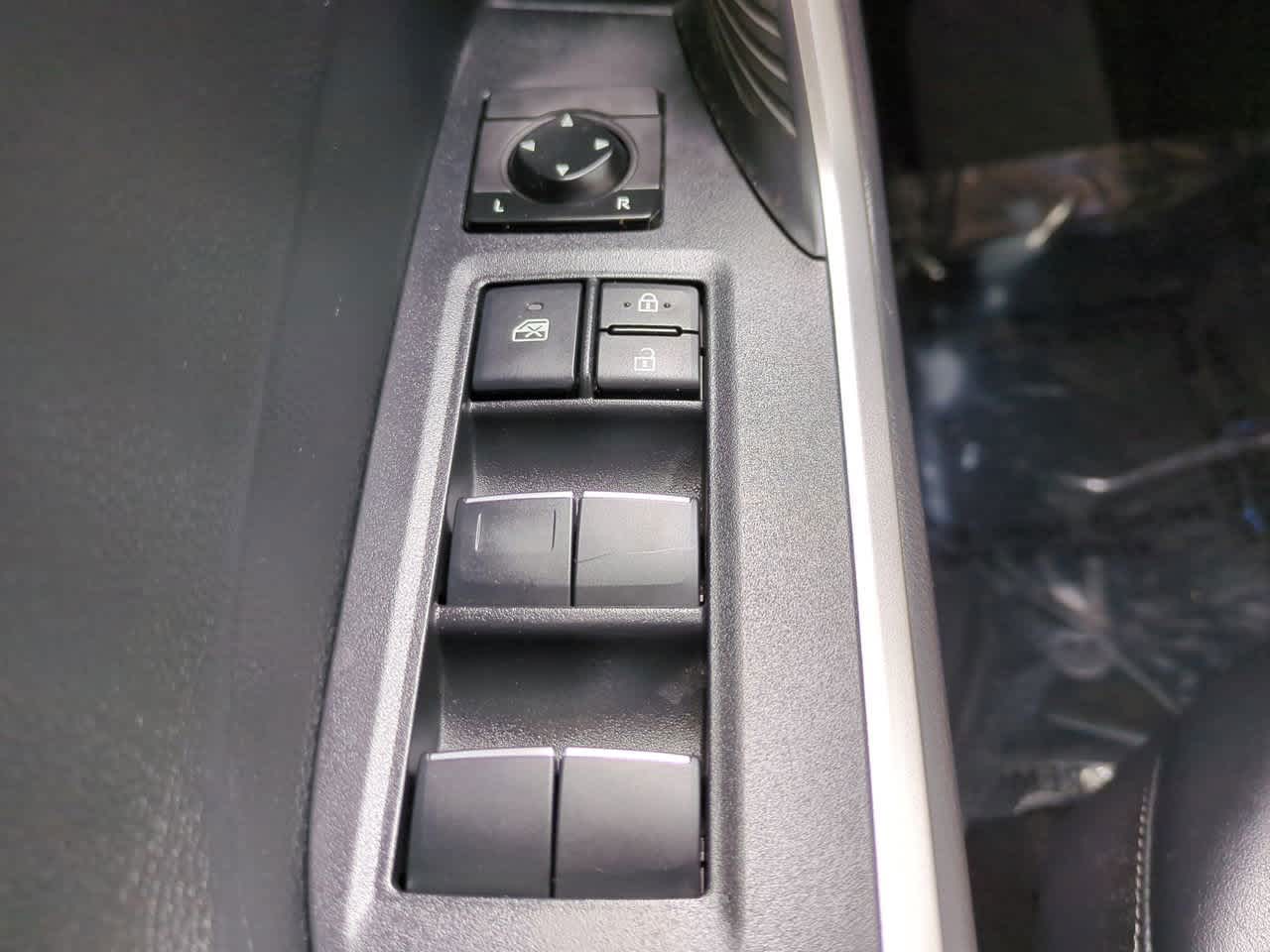 Thumbnail: 2019 Toyota RAV4 - 24