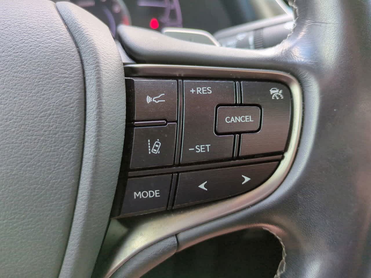 Thumbnail: 2019 Lexus ES - 24