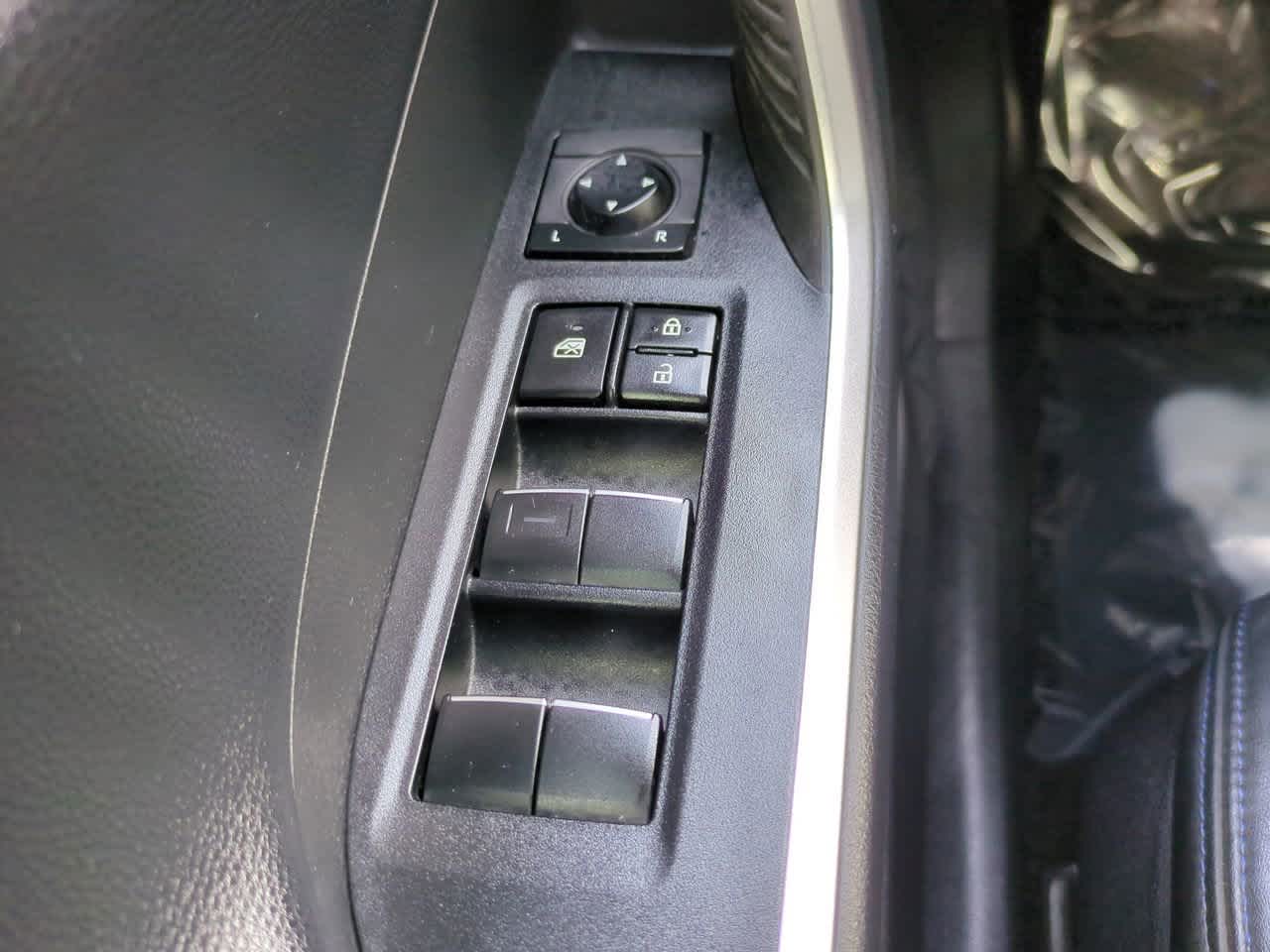 Thumbnail: 2020 Toyota RAV4 - 24