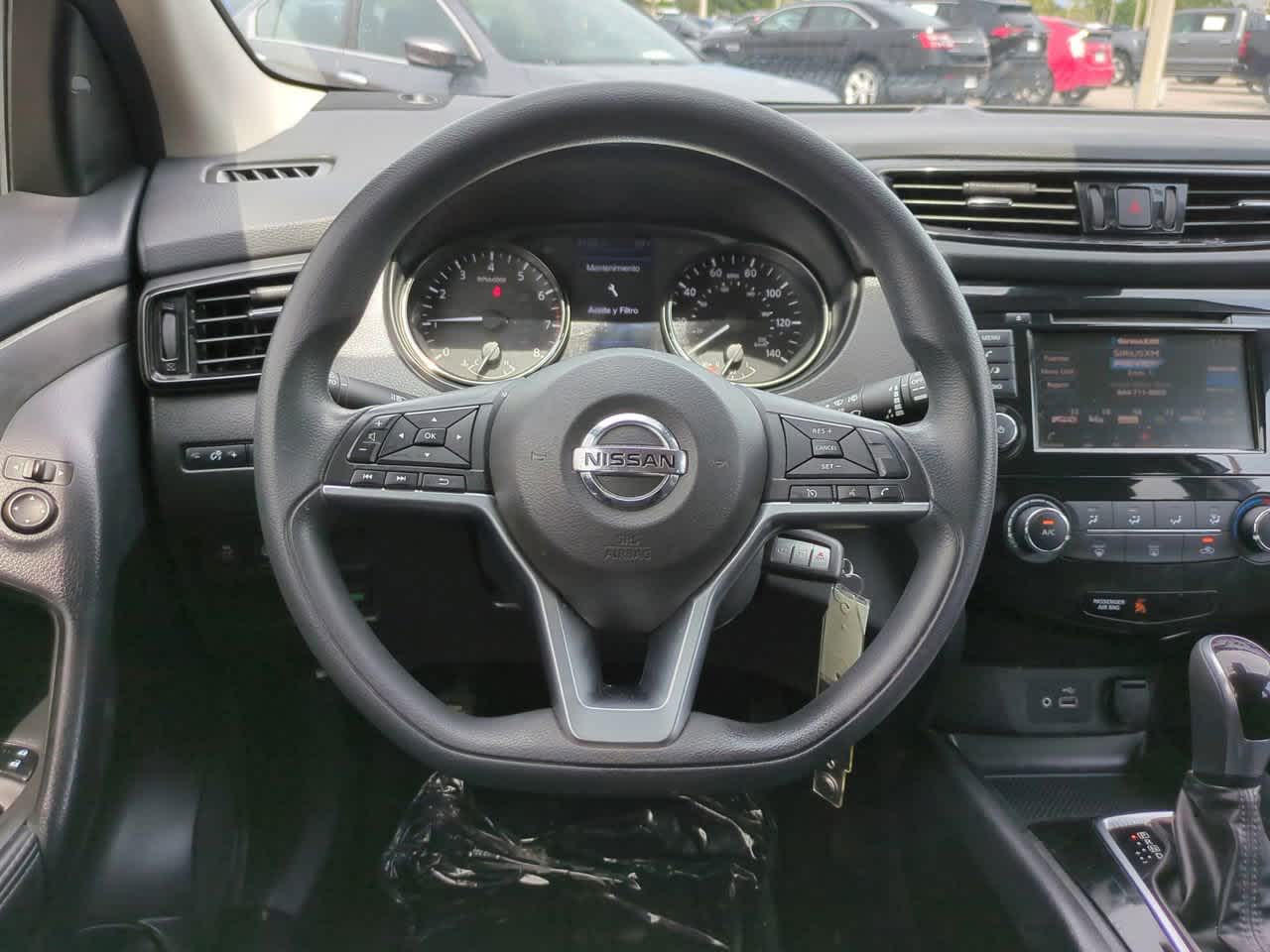 Thumbnail: 2021 Nissan Rogue Sport - 15