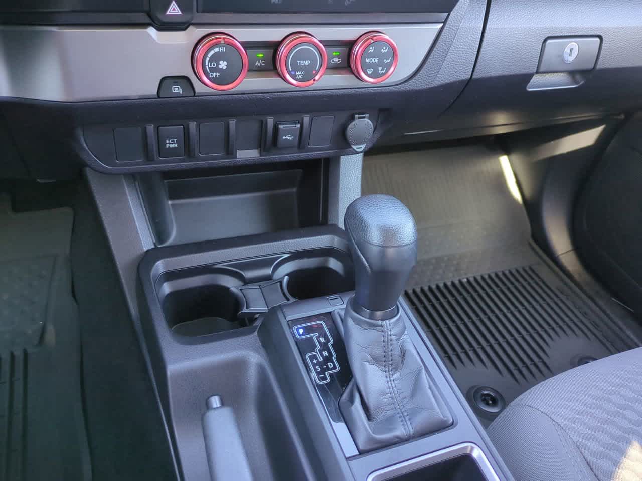 Thumbnail: 2022 Toyota Tacoma - 17