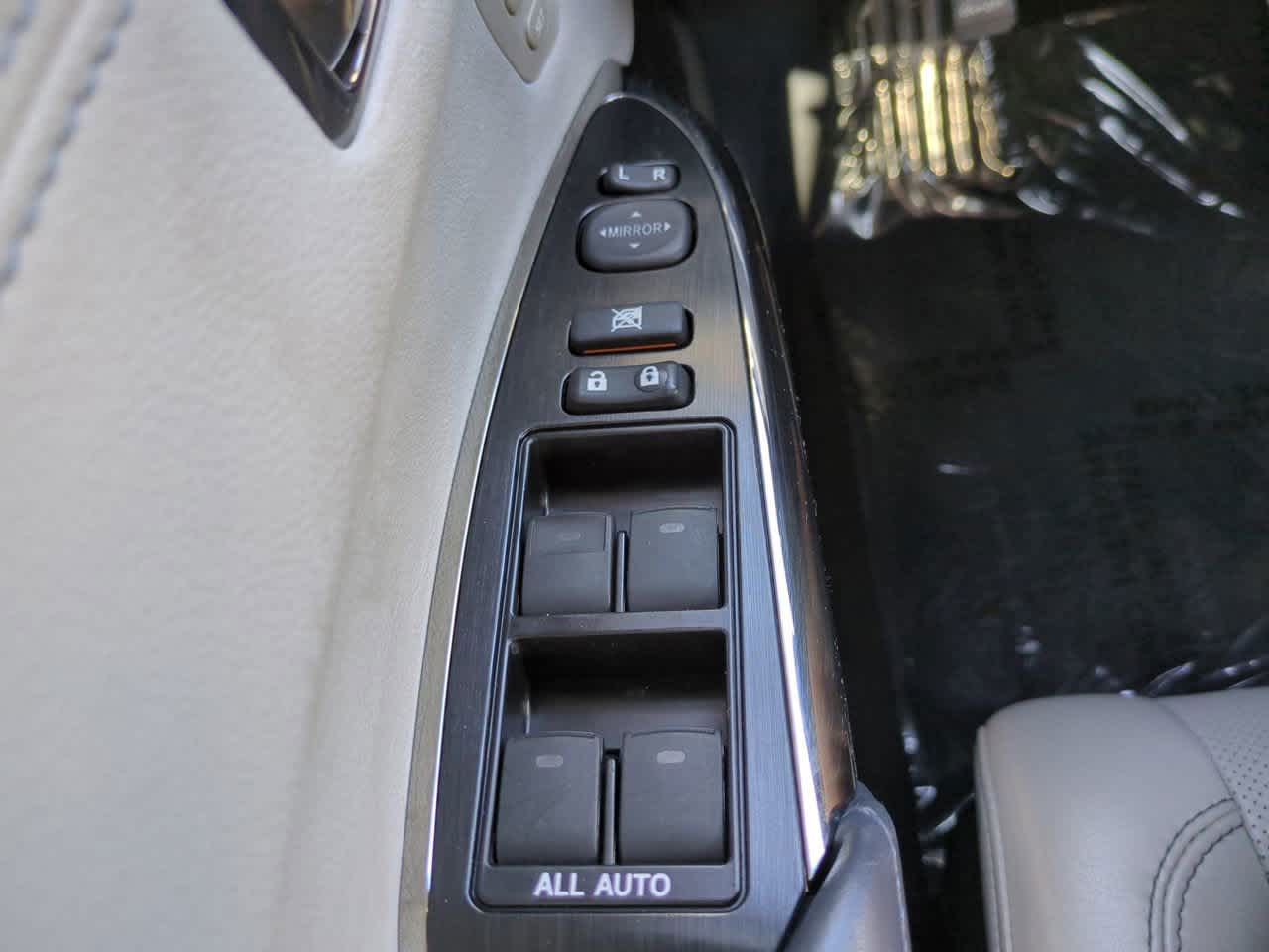 Thumbnail: 2013 Toyota Avalon - 24