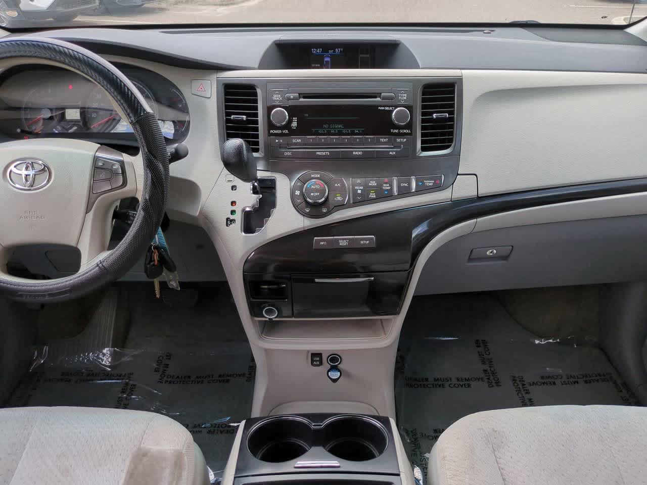 Thumbnail: 2013 Toyota Sienna - 19