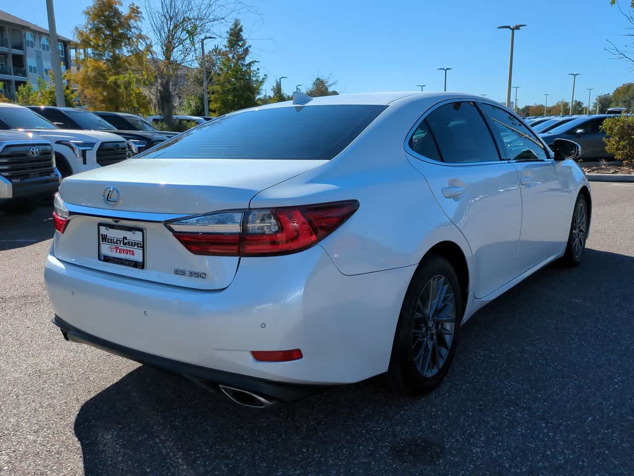 Thumbnail: 2018 Lexus ES - 6