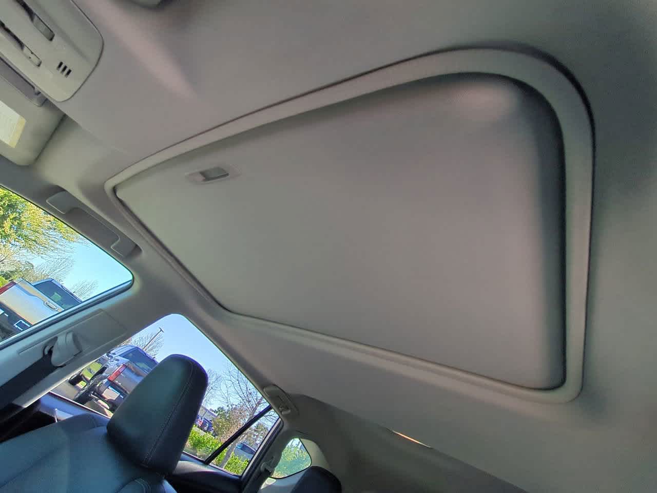 Thumbnail: 2013 Toyota RAV4 - 19