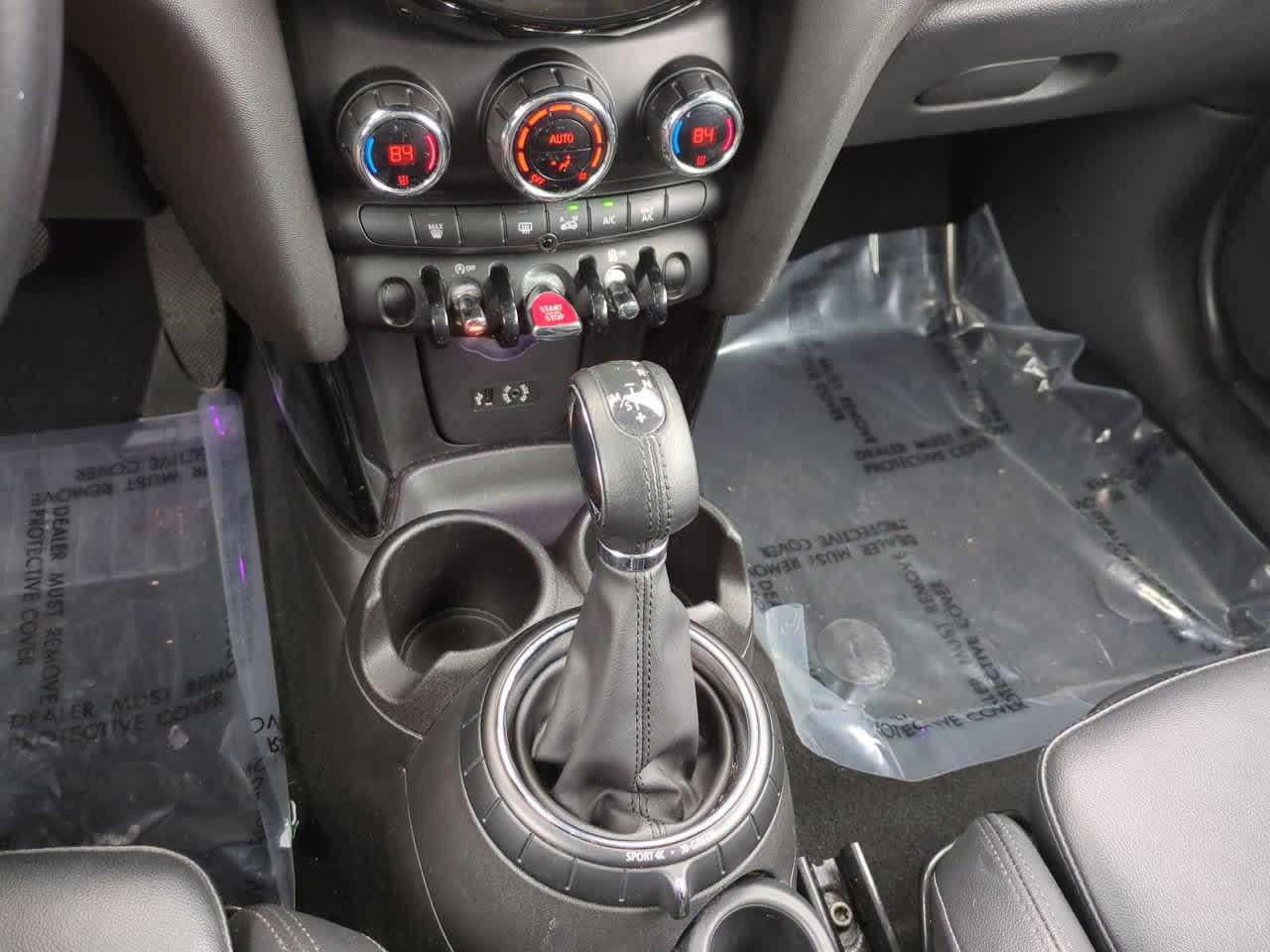 Thumbnail: 2015 MINI Cooper Hardtop - 17