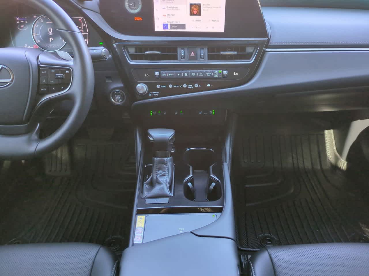 Thumbnail: 2024 Lexus ES - 18