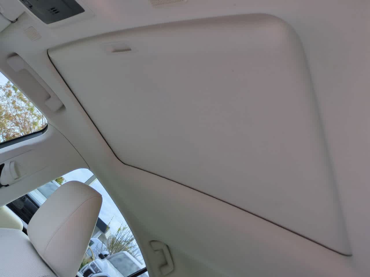 Thumbnail: 2022 Lexus ES - 19