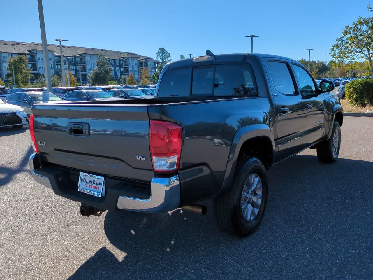 Thumbnail: 2017 Toyota Tacoma - 6