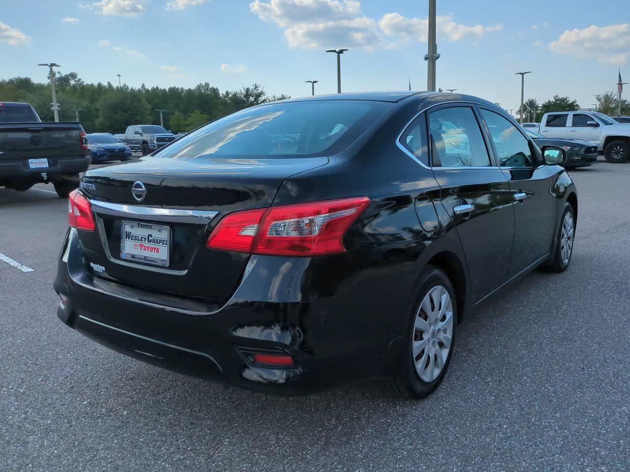 Thumbnail: 2017 Nissan Sentra - 6