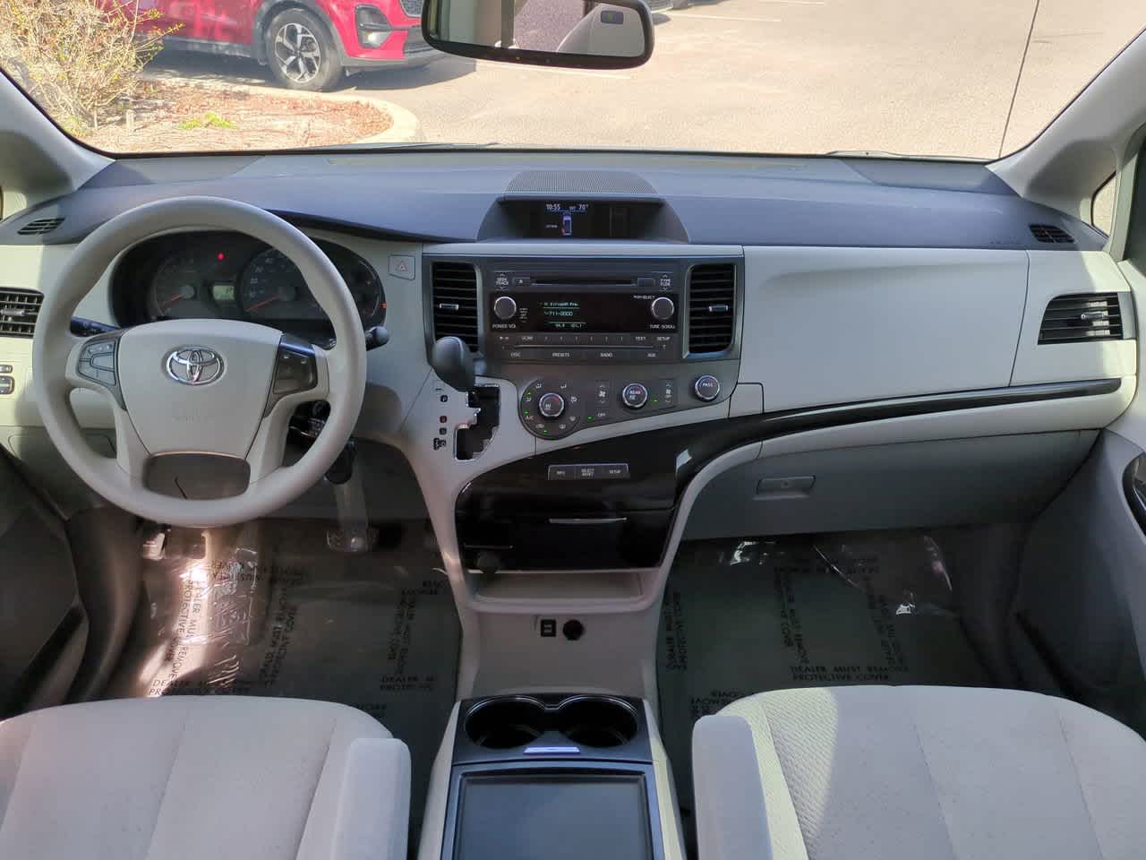 Thumbnail: 2012 Toyota Sienna - 15