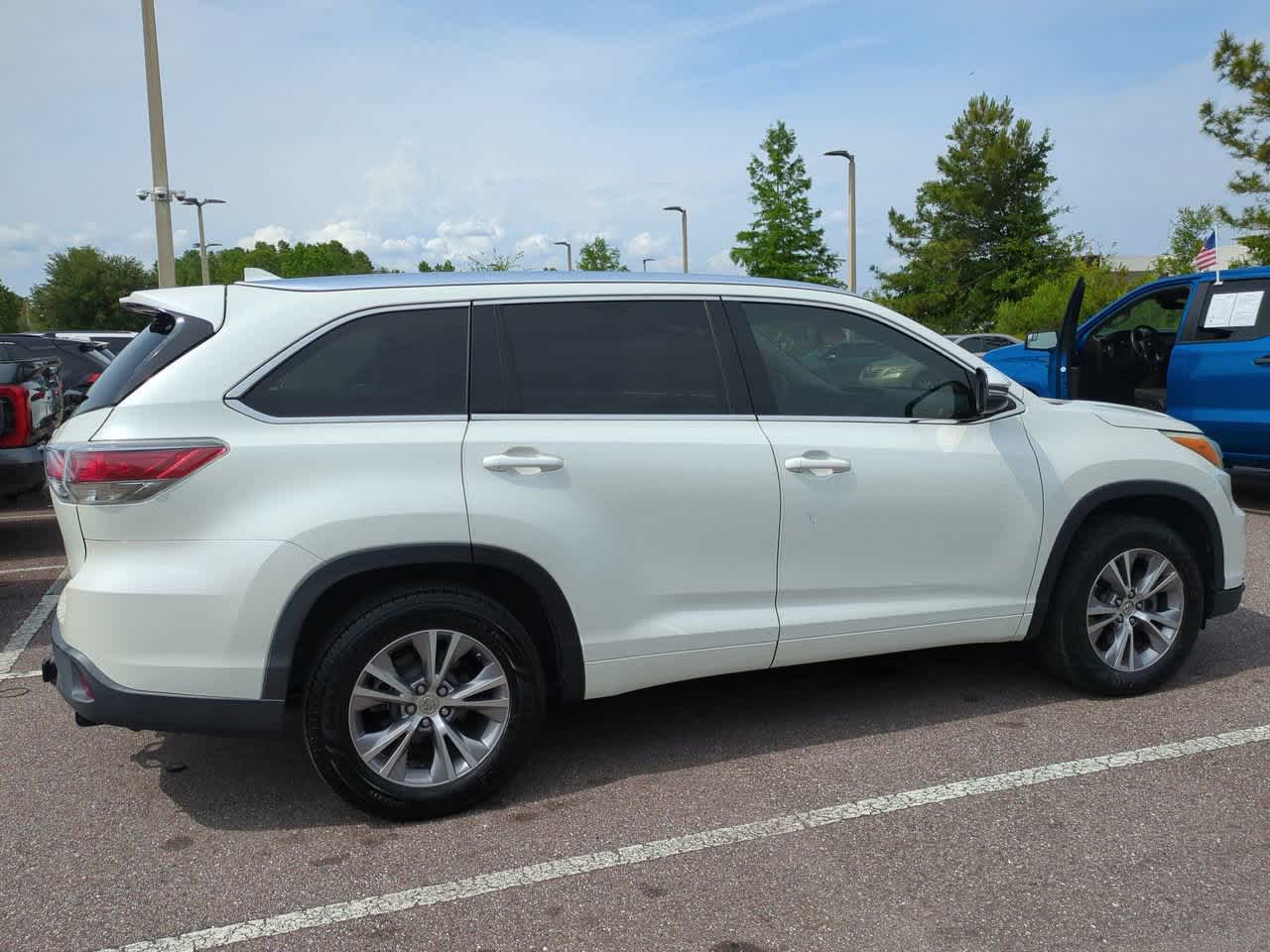 Thumbnail: 2015 Toyota Highlander - 6