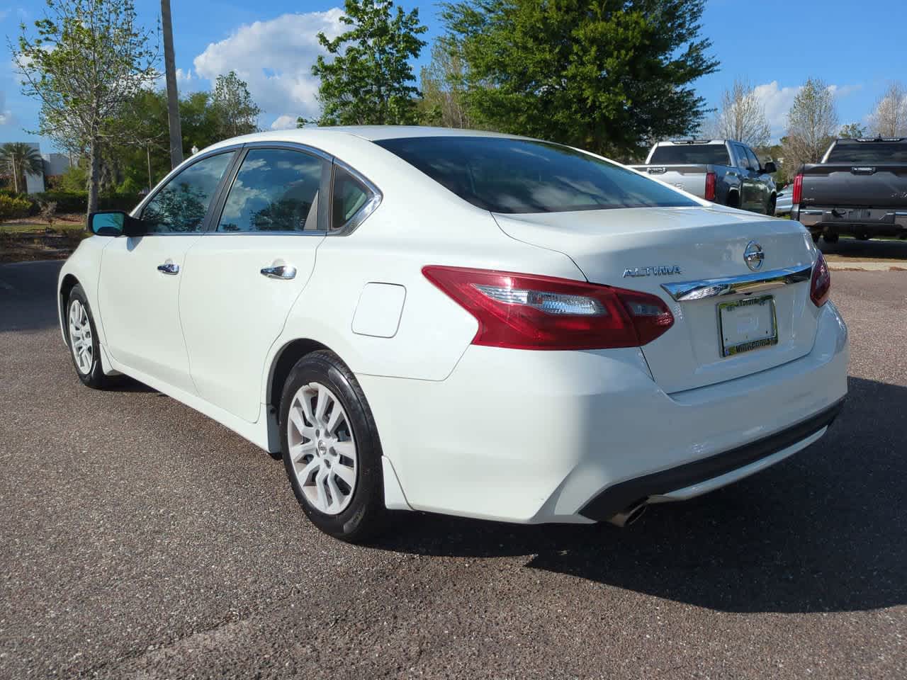 Thumbnail: 2018 Nissan Altima - 4