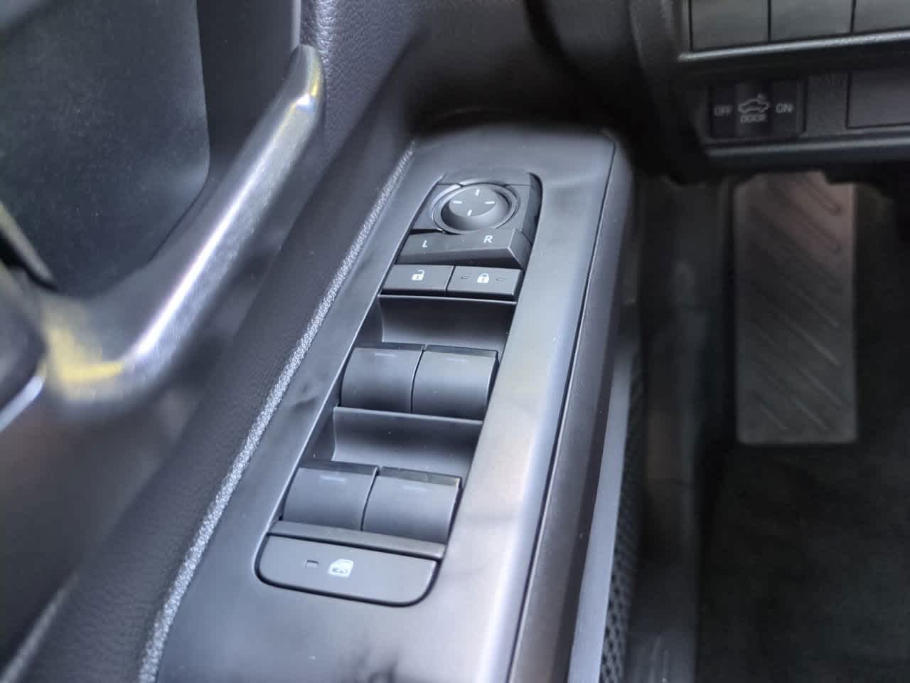 Thumbnail: 2025 Toyota Tacoma - 21