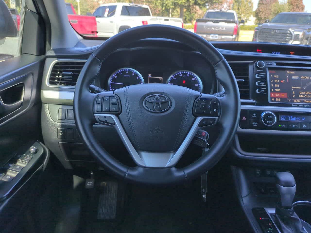 Thumbnail: 2019 Toyota Highlander - 15