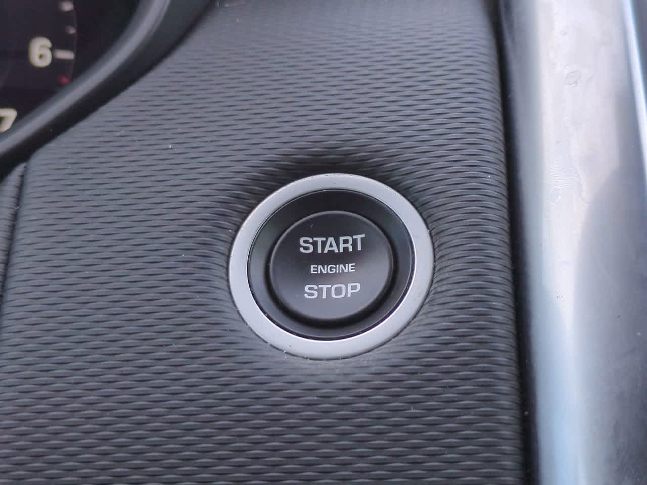 Thumbnail: 2021 Land Rover Discovery - 28