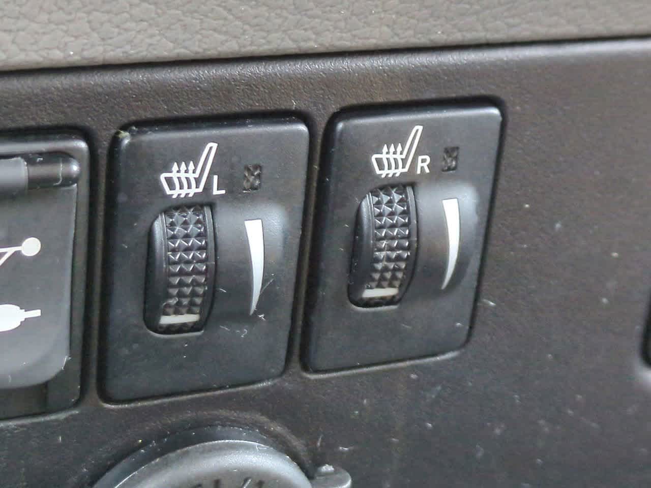 Thumbnail: 2017 Toyota Sienna - 24