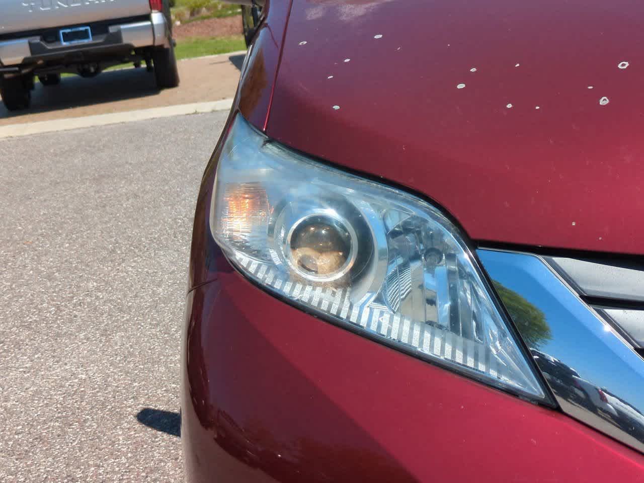 Thumbnail: 2014 Toyota Sienna - 10