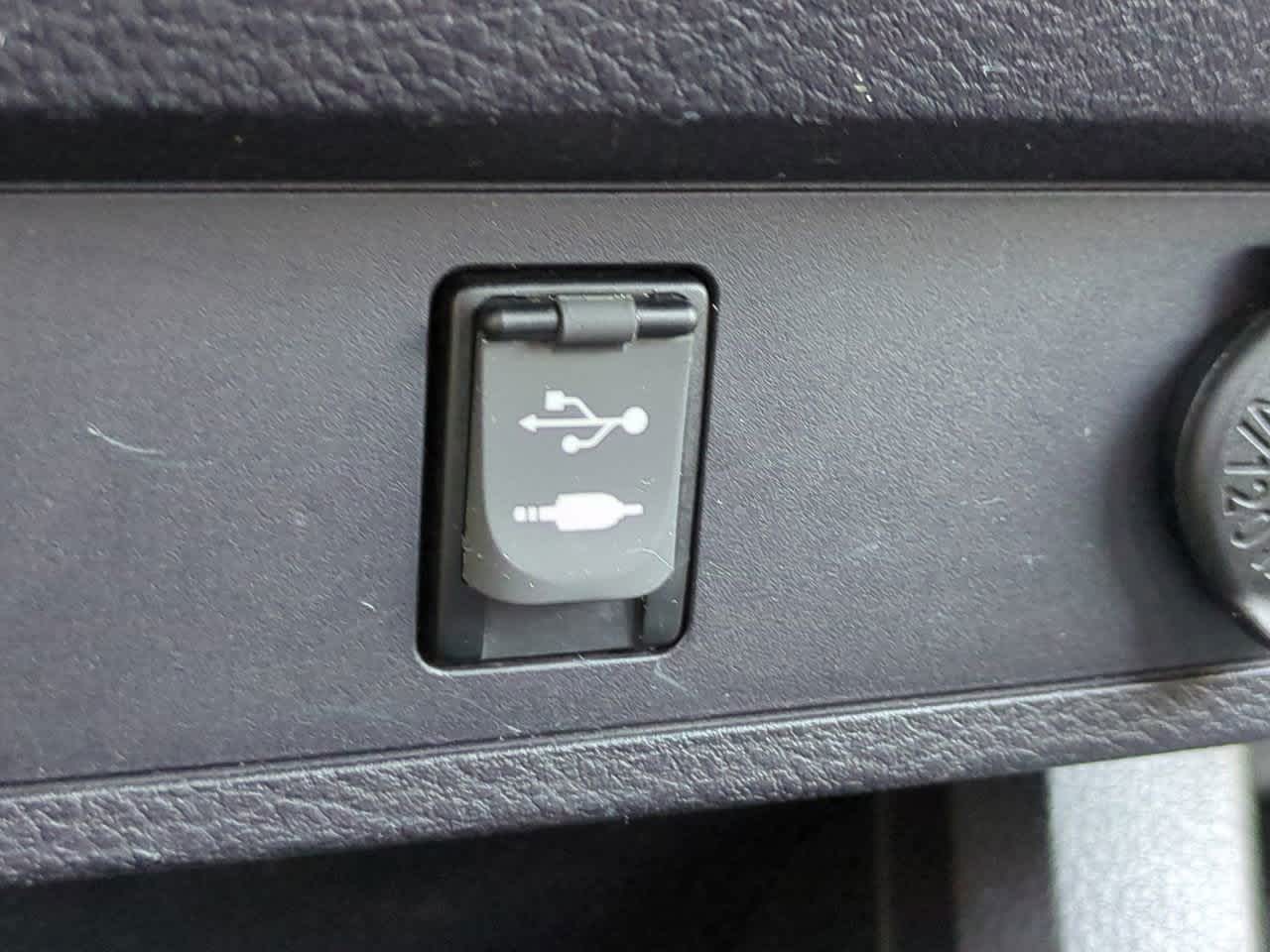 Thumbnail: 2016 Toyota Tacoma - 19